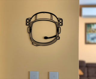 Astronaut Helmet Wall Hanging Metal Sign Laser Cut Decor Outer Space Galaxy Teens Kids Room Decor Decorative Cosmonaut Decorations